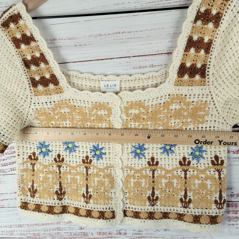 Le Lis Crochet Knit Top Button Cropped Womens Size M/L Short Sleeve Boho Beige - Picture 3 of 11